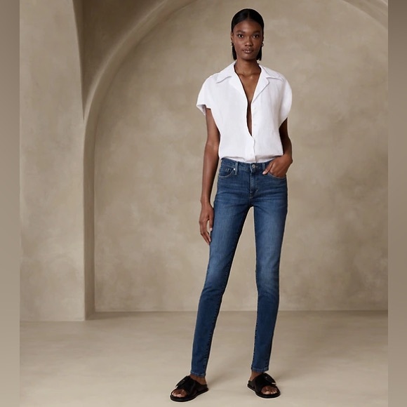 Banana Republic High Rise Skinny - Picture 2 of 5